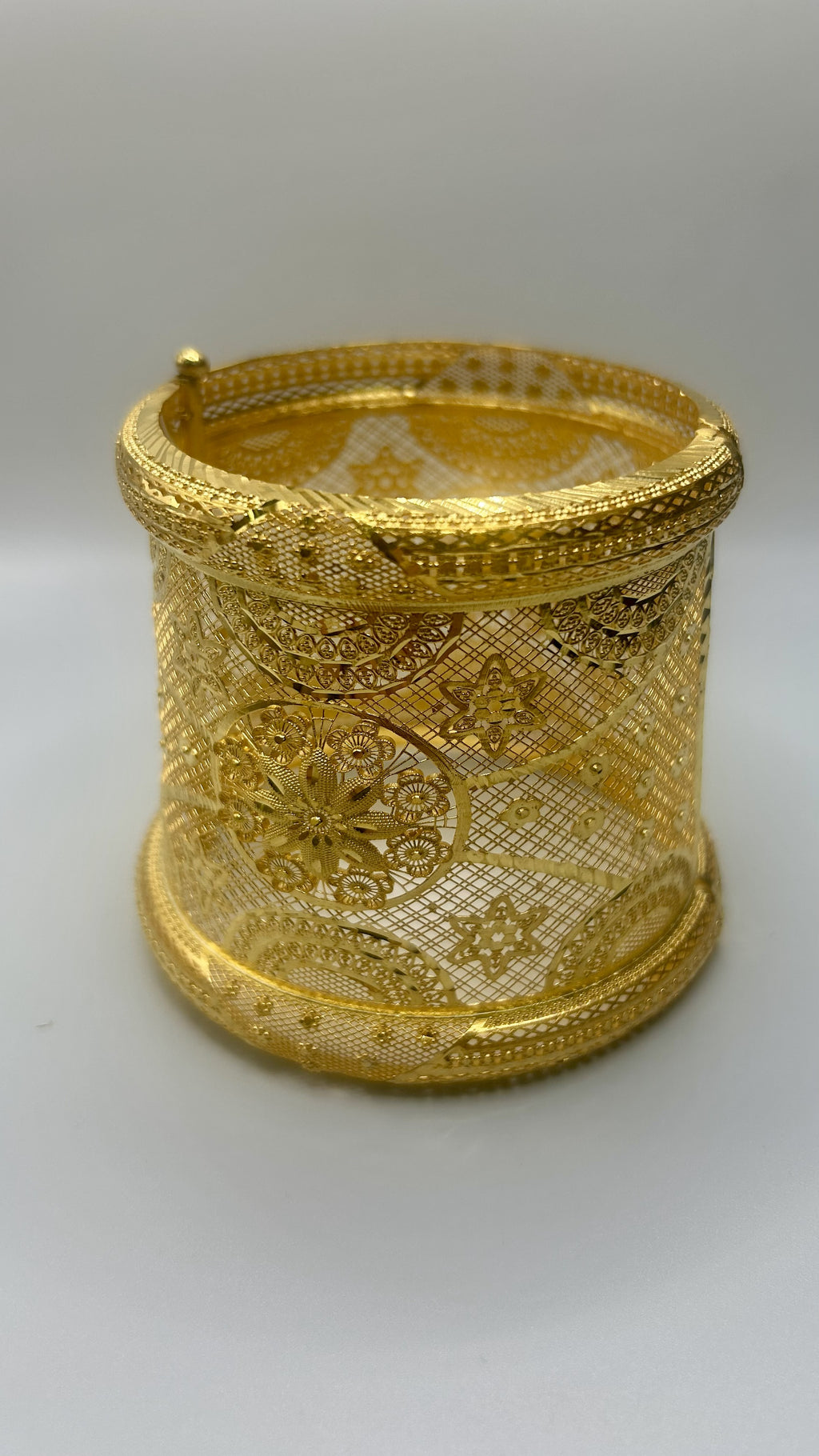 Hint Motifli Geniş Tül Bilezik 925 Ayar Gümüş Üzeri 22 Ayar Altın Kaplama – 7 cm