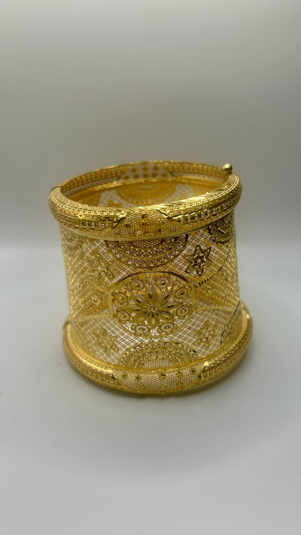 Hint Motifli Geniş Tül Bilezik 925 Ayar Gümüş Üzeri 22 Ayar Altın Kaplama – 7 cm